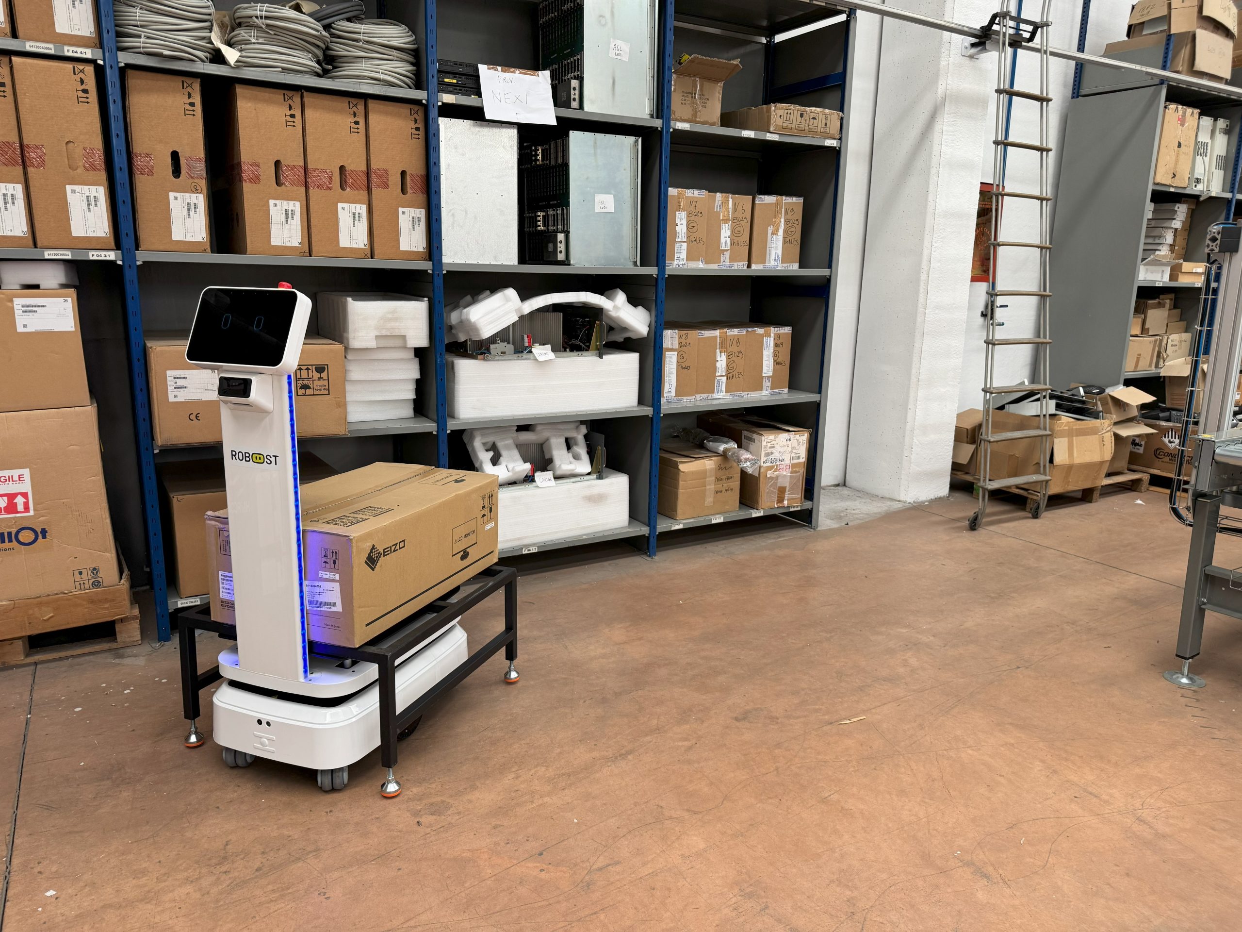 Lift logistica in magazzino